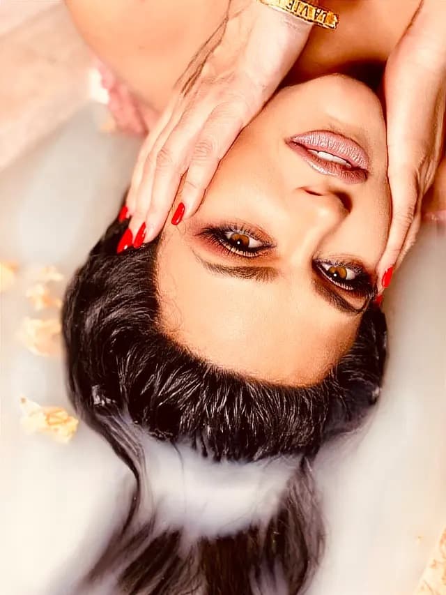 Τι είναι η ψηφιακή γήρανση και πώς να θωρακίσετε την επιδερμίδα σας.