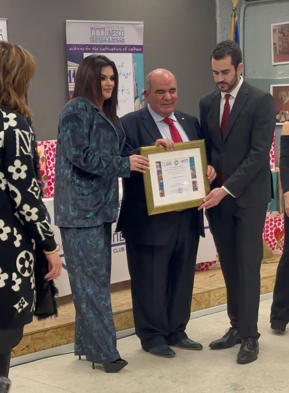 Βράβευση από την UNESCO Πειραιώς και Νήσων για τη Δήμητρα Κατσαφάδου